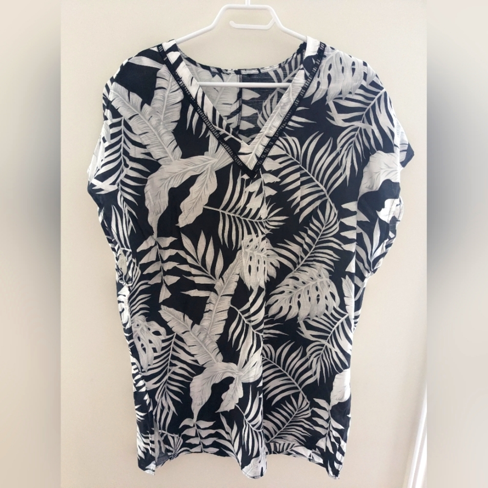 Floral Beach Cover up Navy Blue White Size L